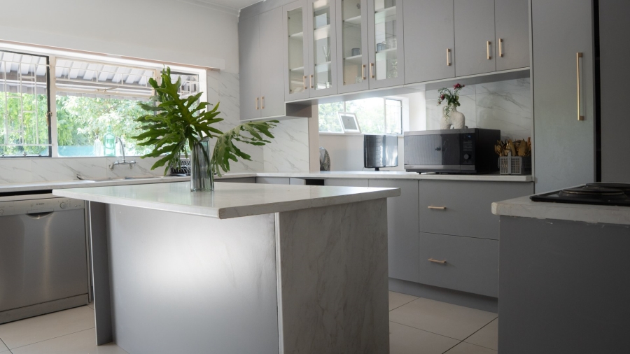  Bedroom Property for Sale in Flamwood North West